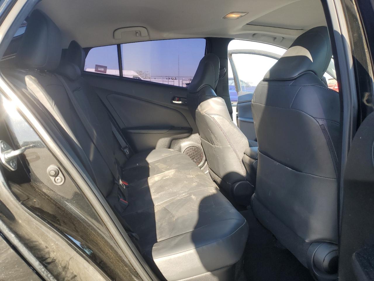 2016 TOYOTA PRIUS