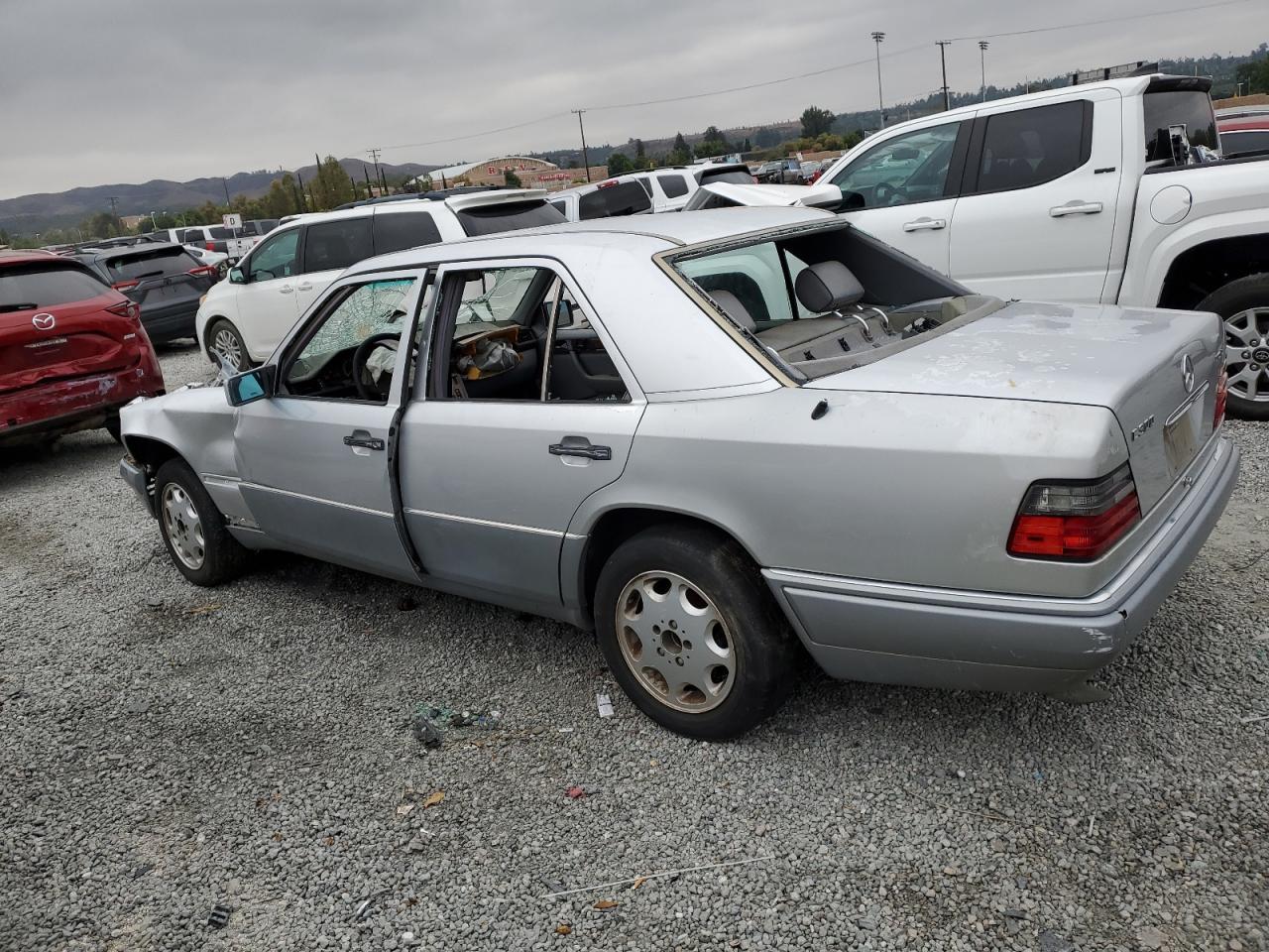 1995 MERCEDES-BENZ E-Class