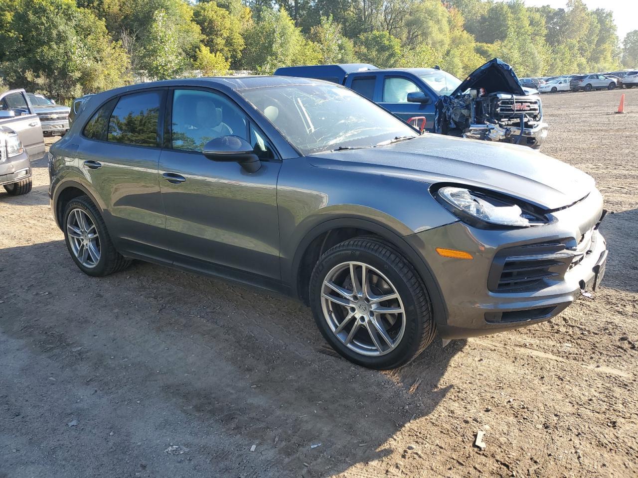 2019 PORSCHE CAYENNE