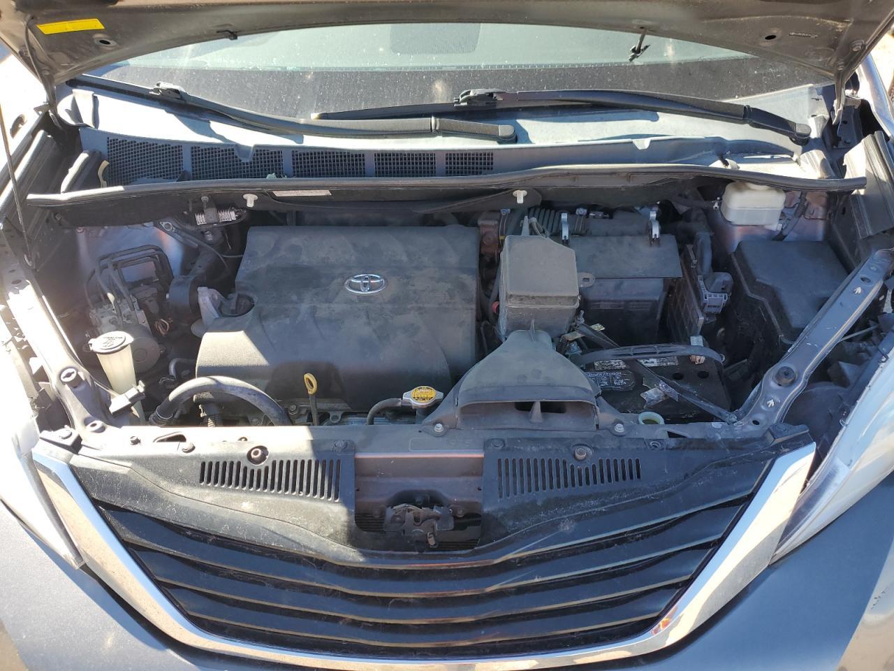2014 TOYOTA SIENNA