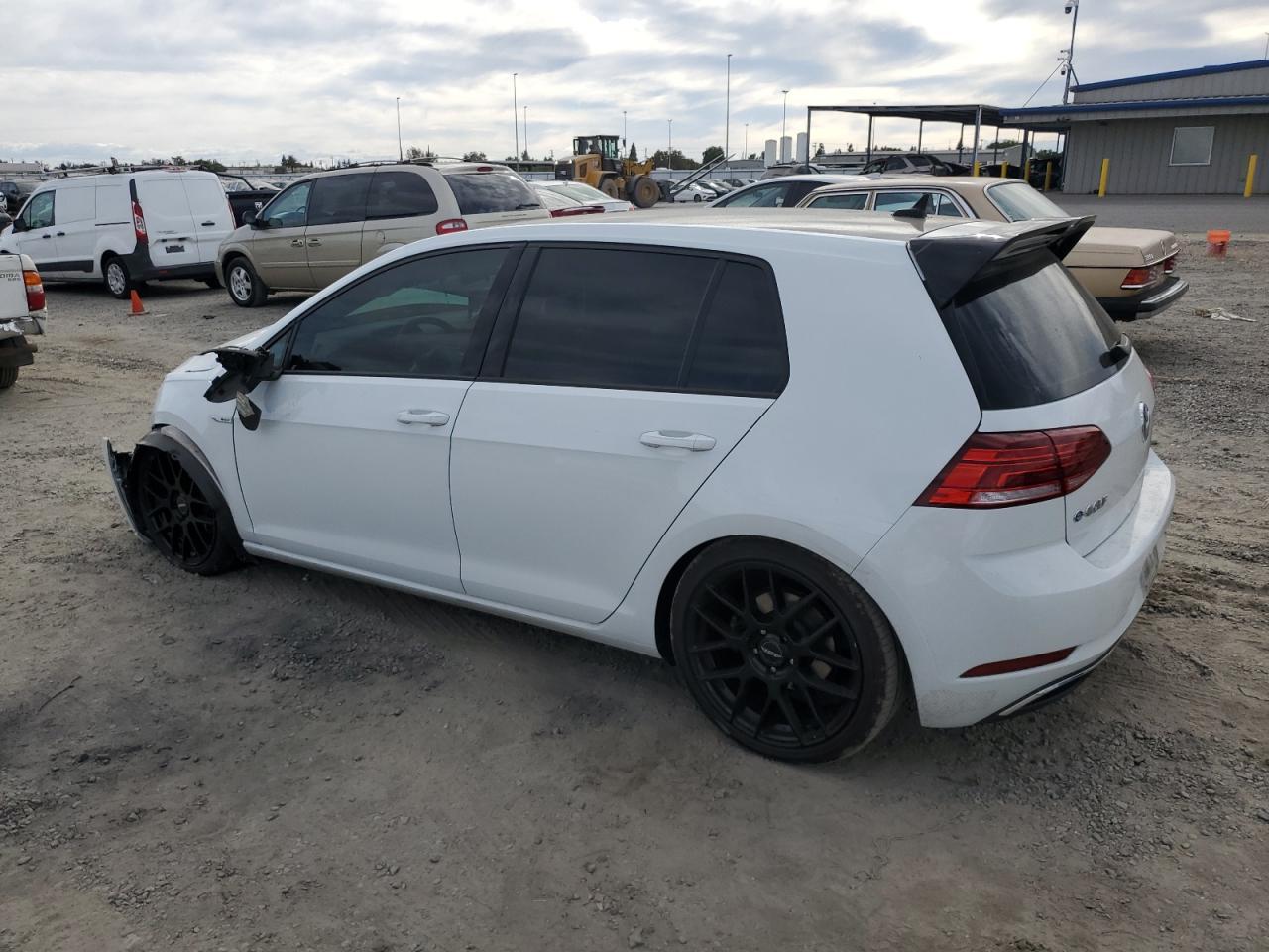2018 VOLKSWAGEN e-Golf