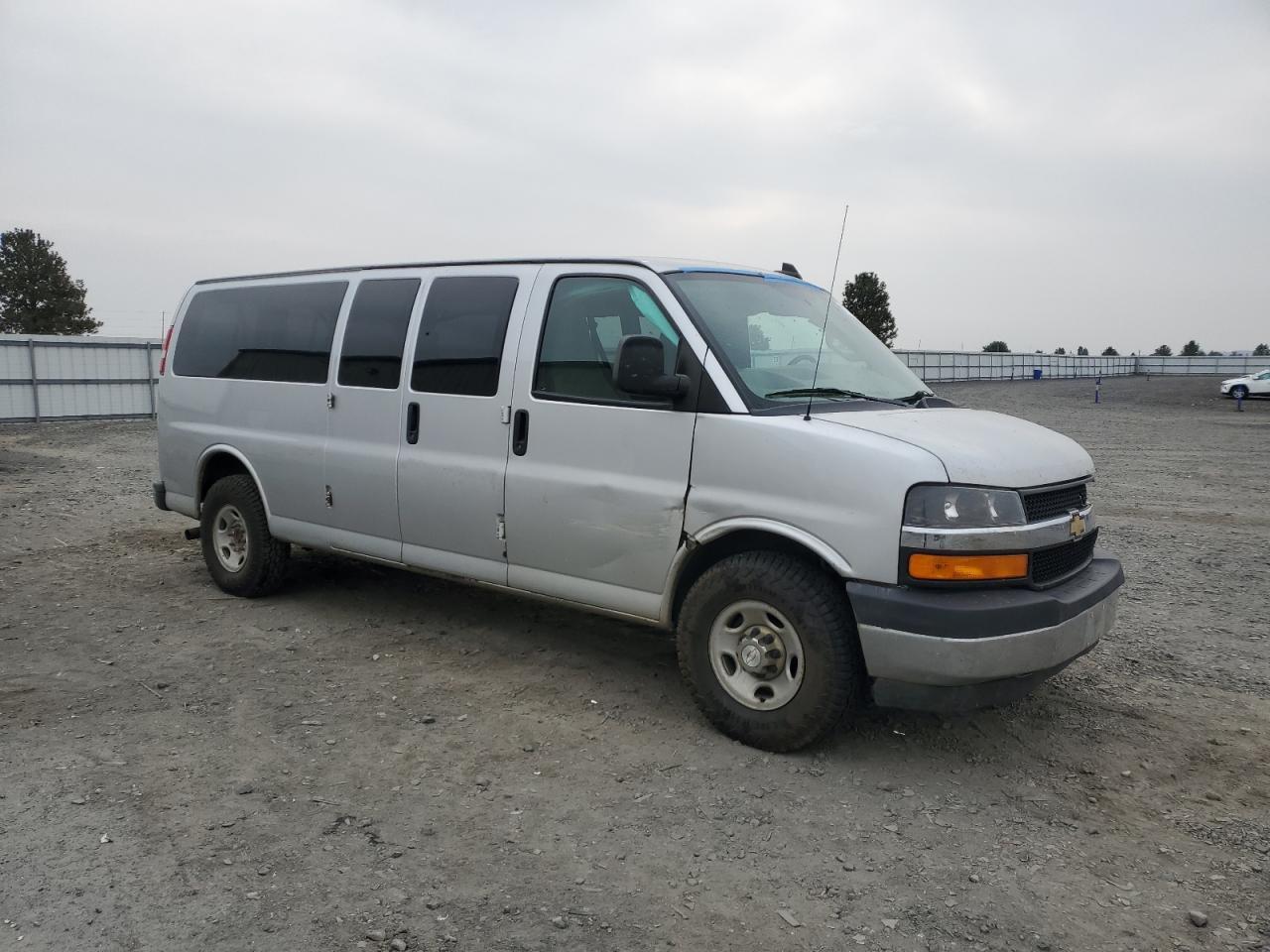 2017 CHEVROLET Express 3500