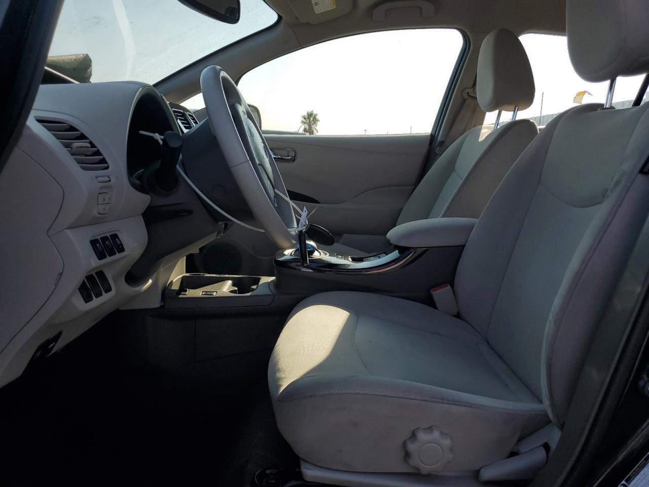 2012 NISSAN LEAF