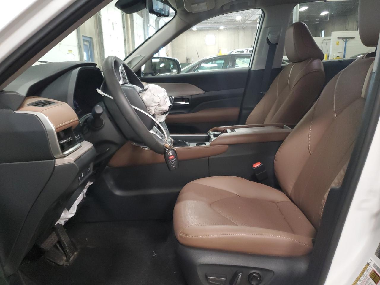 2024 TOYOTA HIGHLANDER