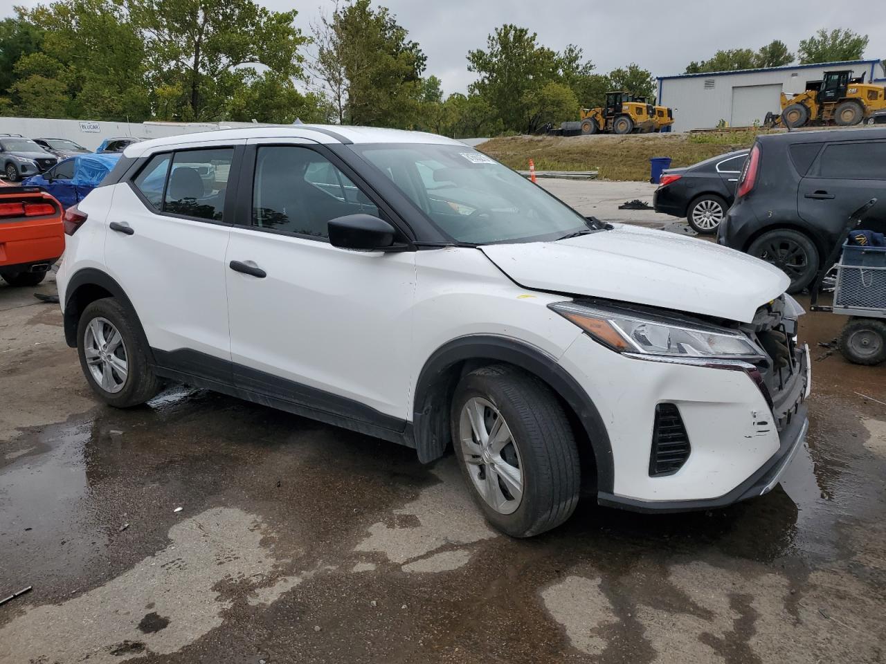 2024 NISSAN KICKS