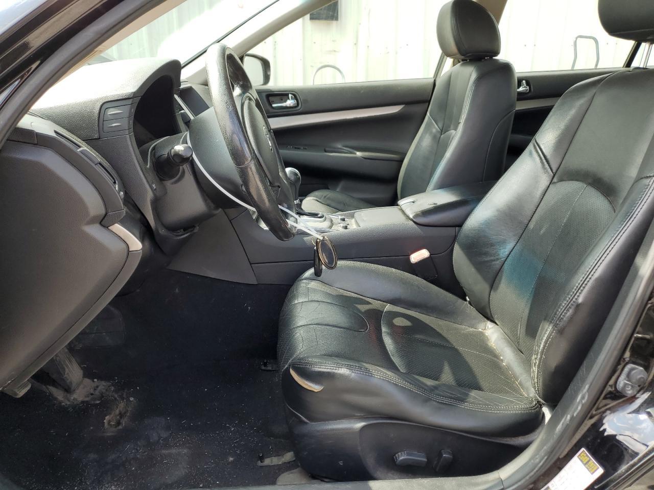 2015 INFINITI Q40