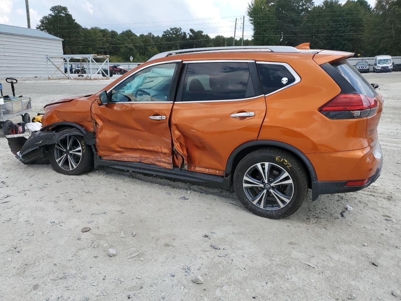 2017 NISSAN ROGUE