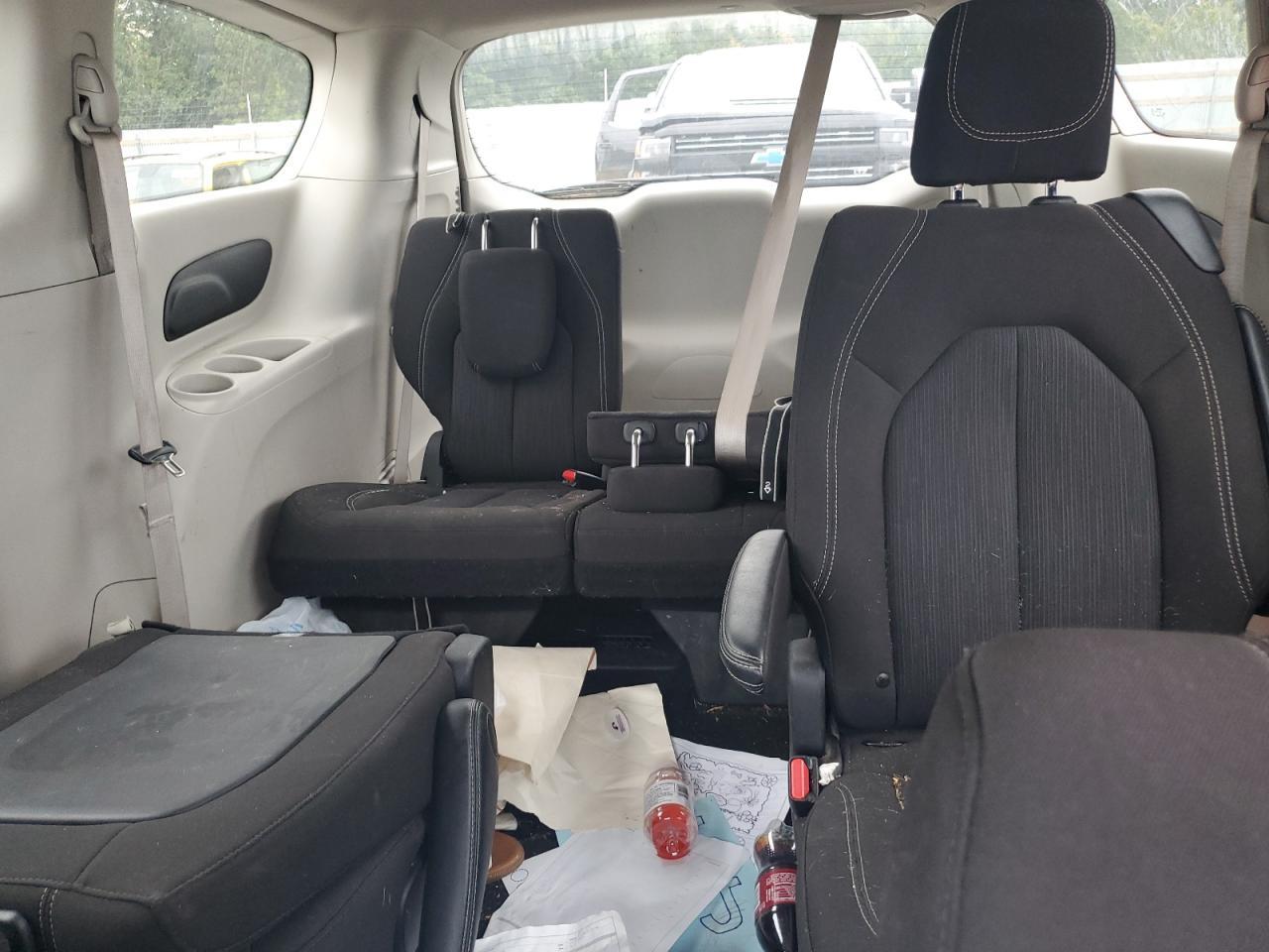 2023 CHRYSLER Voyager
