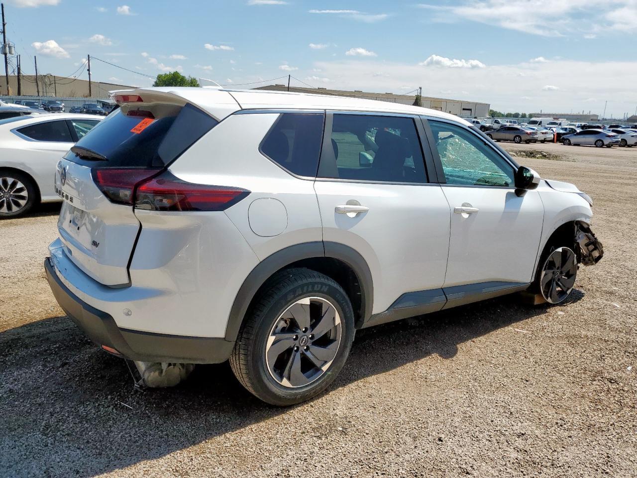 2024 NISSAN ROGUE