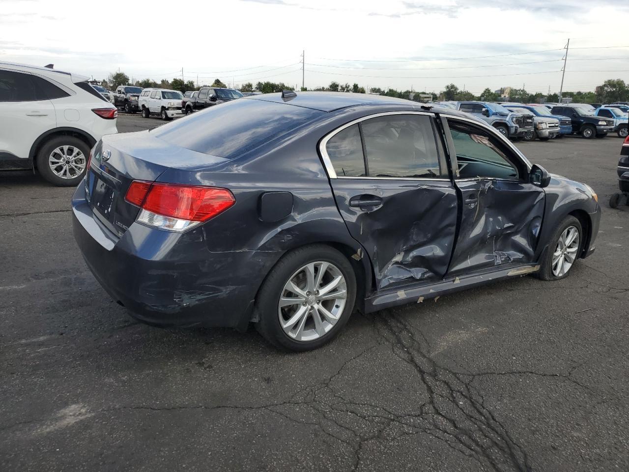 2014 SUBARU Legacy
