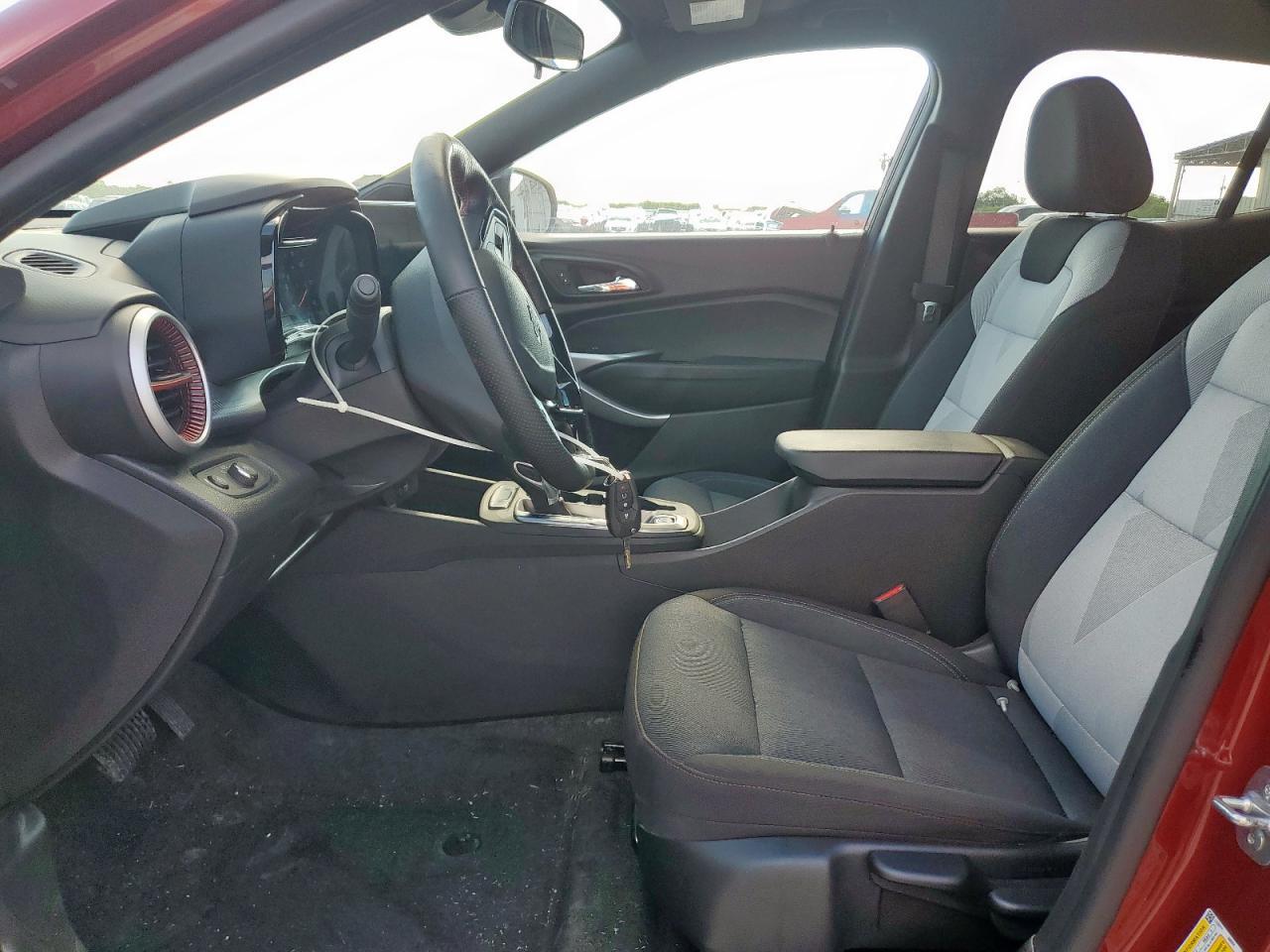 2025 CHEVROLET TRAX