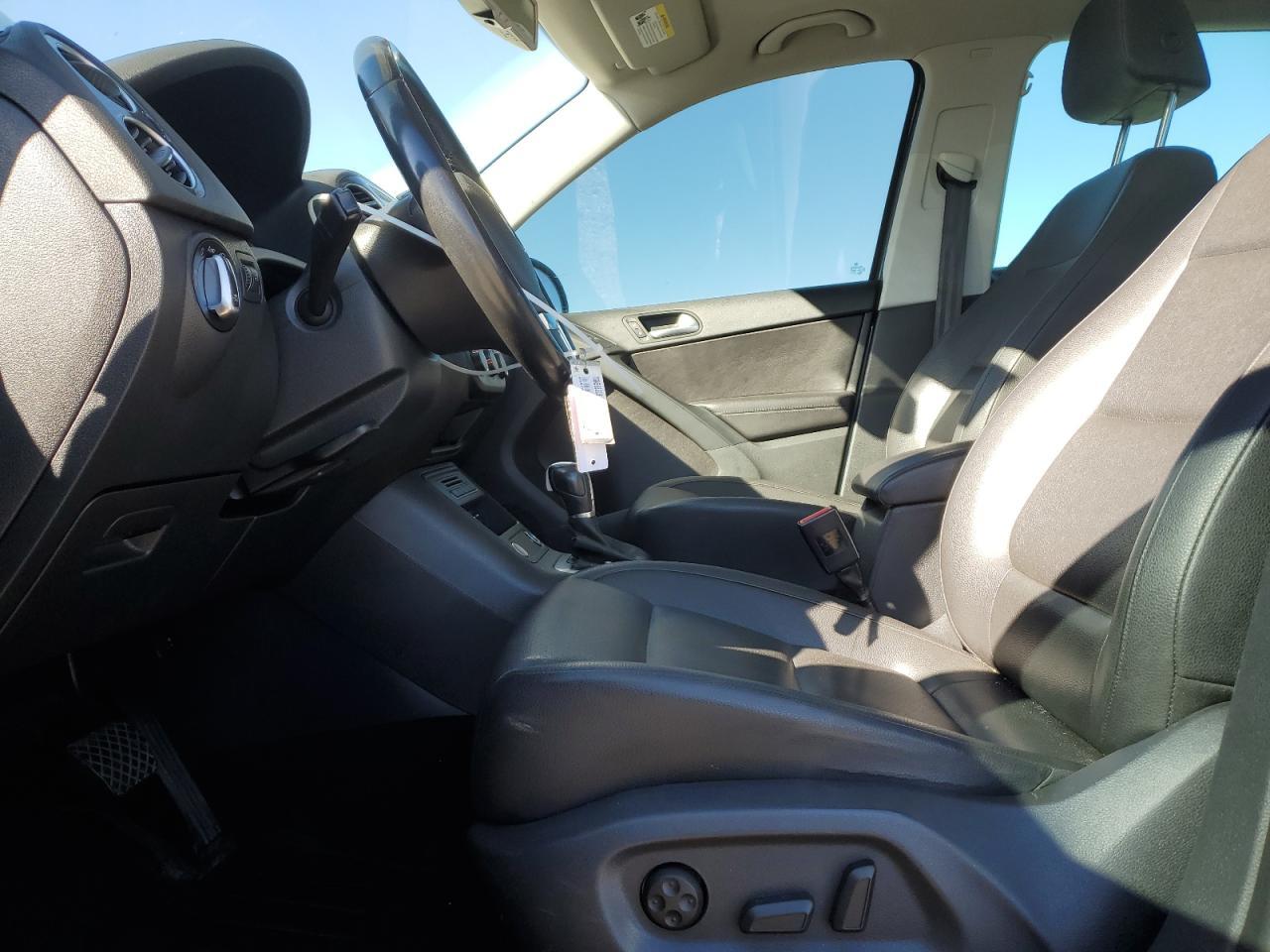 2016 VOLKSWAGEN TIGUAN