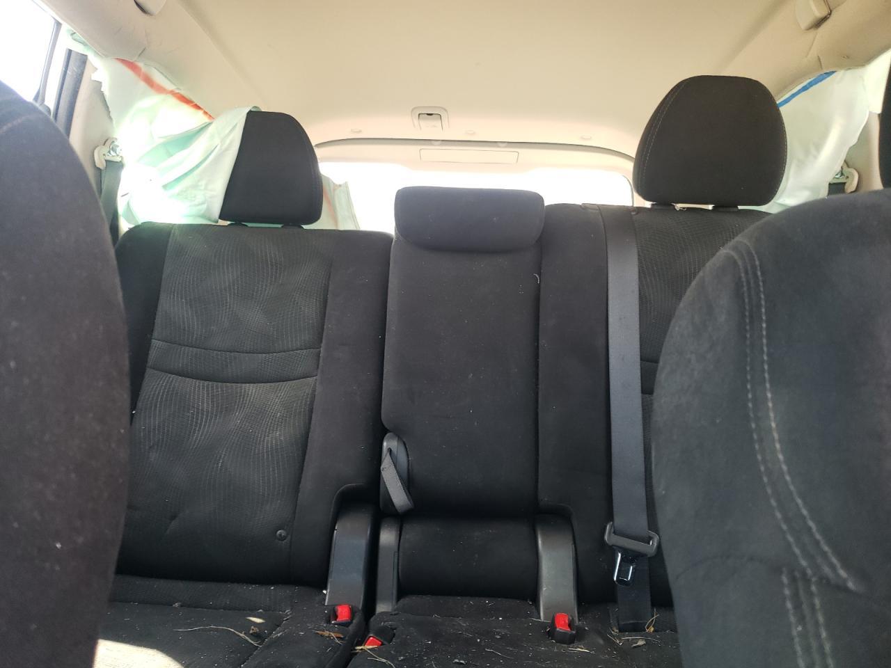 2015 NISSAN ROGUE