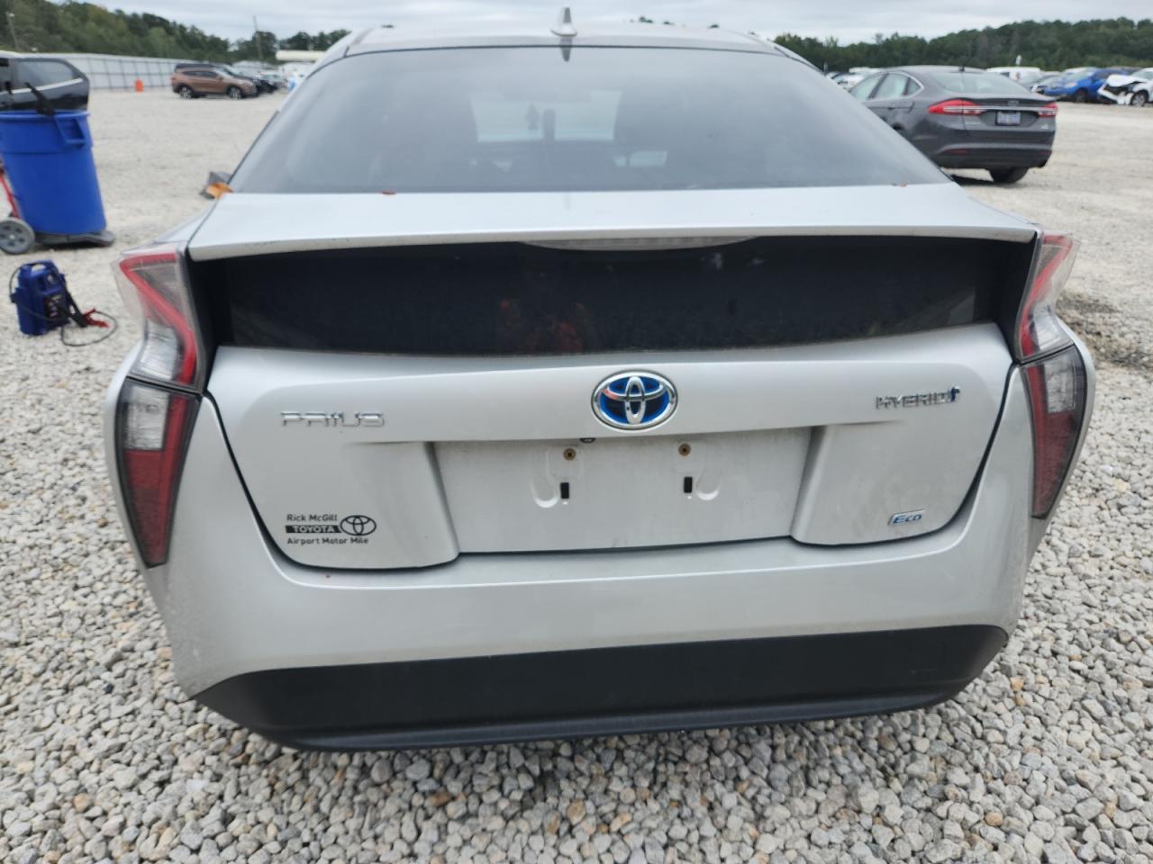 2016 TOYOTA PRIUS