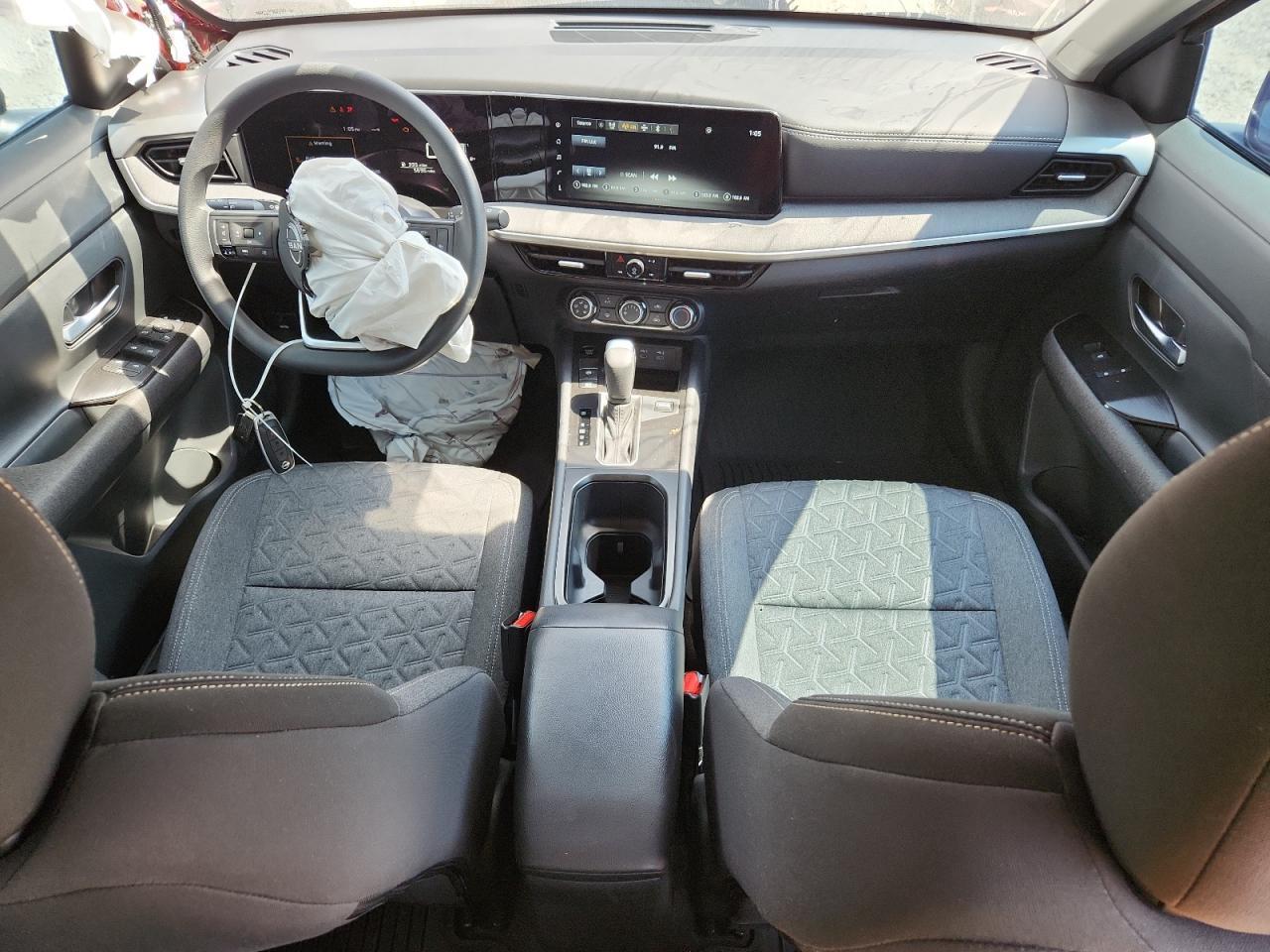 2025 NISSAN KICKS