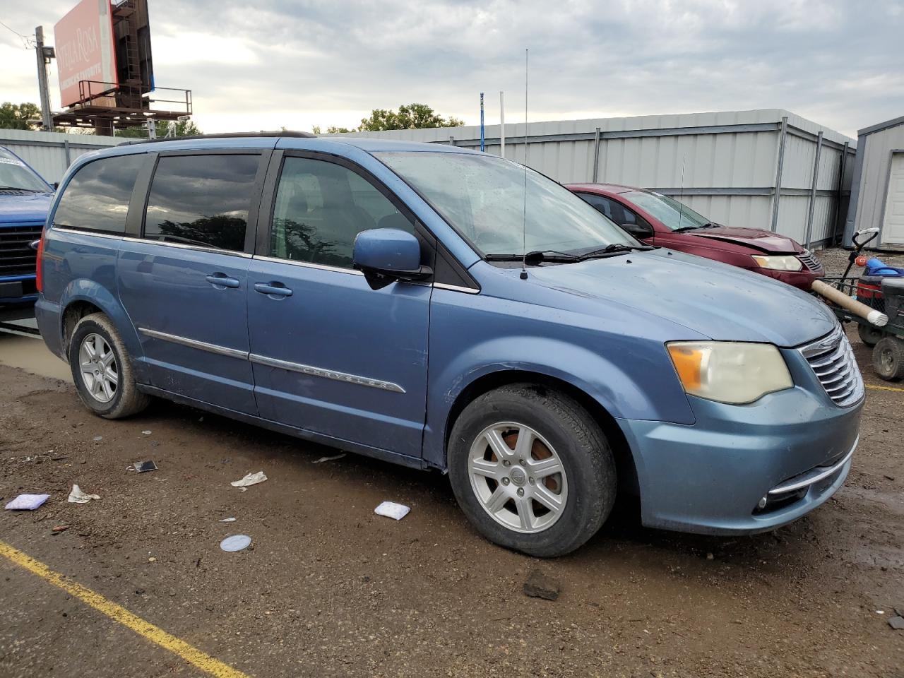 2011 CHRYSLER Town & Country