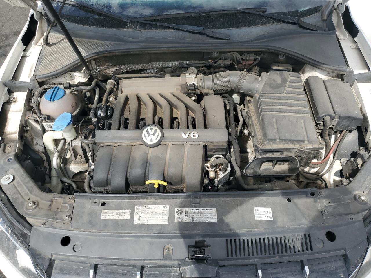 2014 VOLKSWAGEN Passat