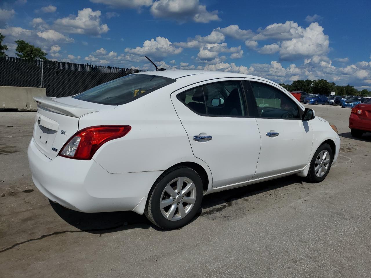 2013 NISSAN VERSA