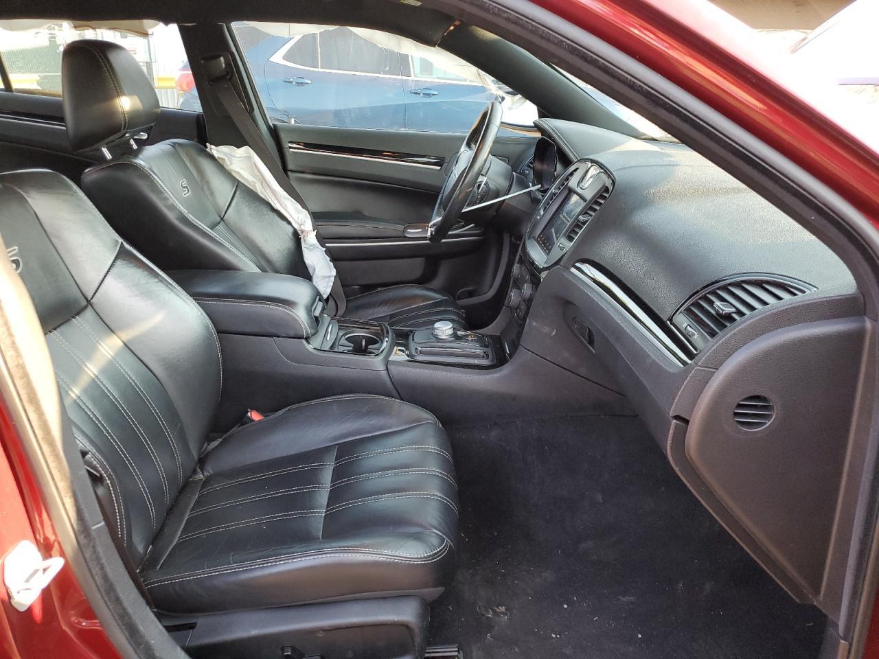 2019 CHRYSLER 300
