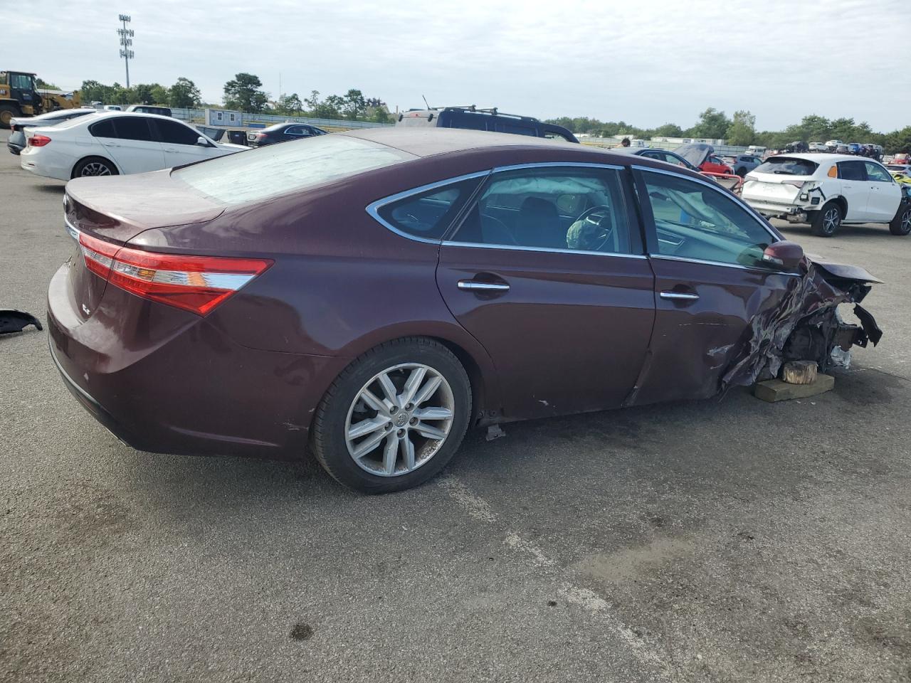 2013 TOYOTA Avalon