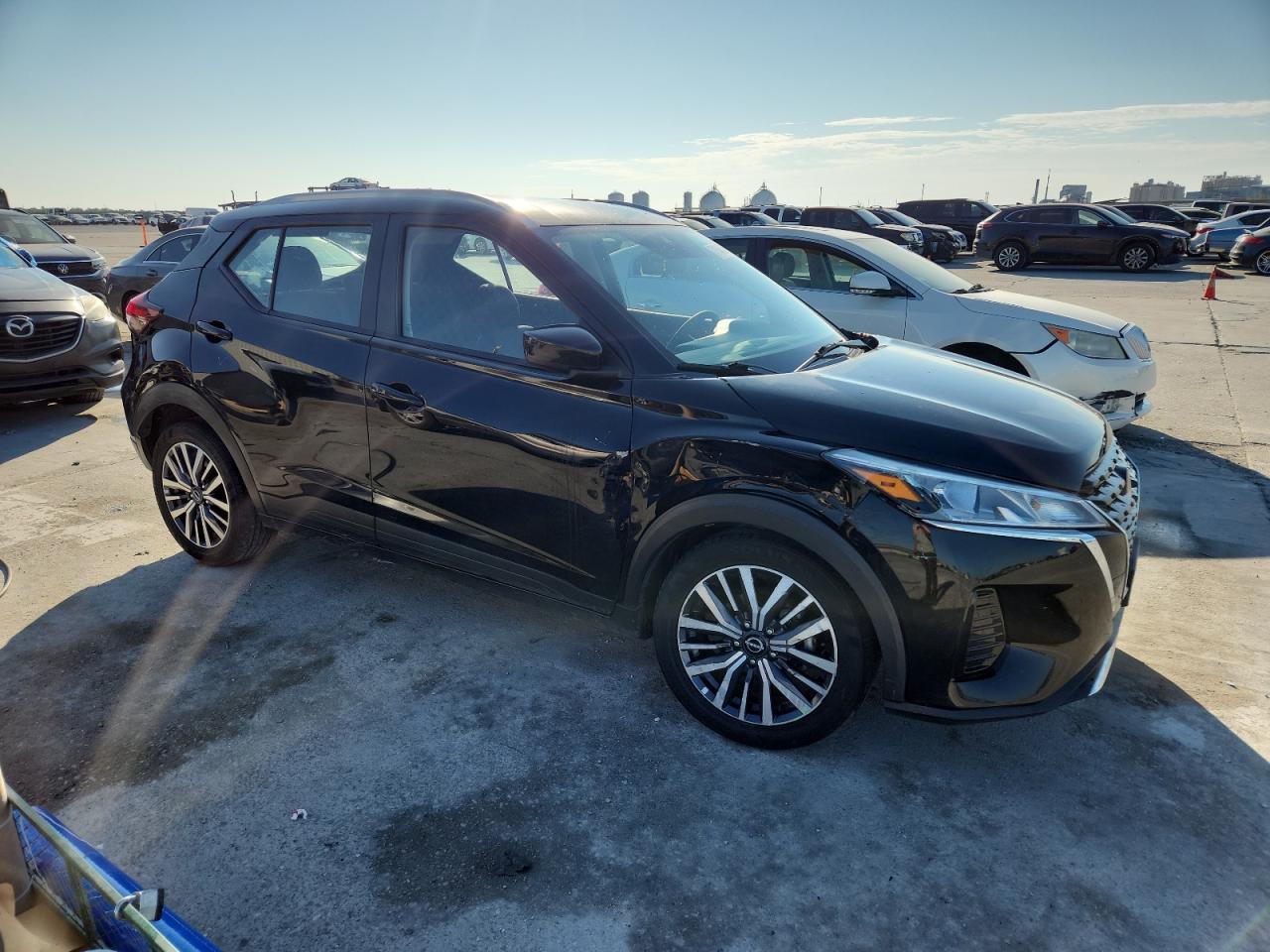 2022 NISSAN KICKS