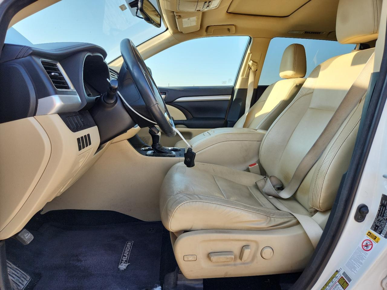 2016 TOYOTA HIGHLANDER