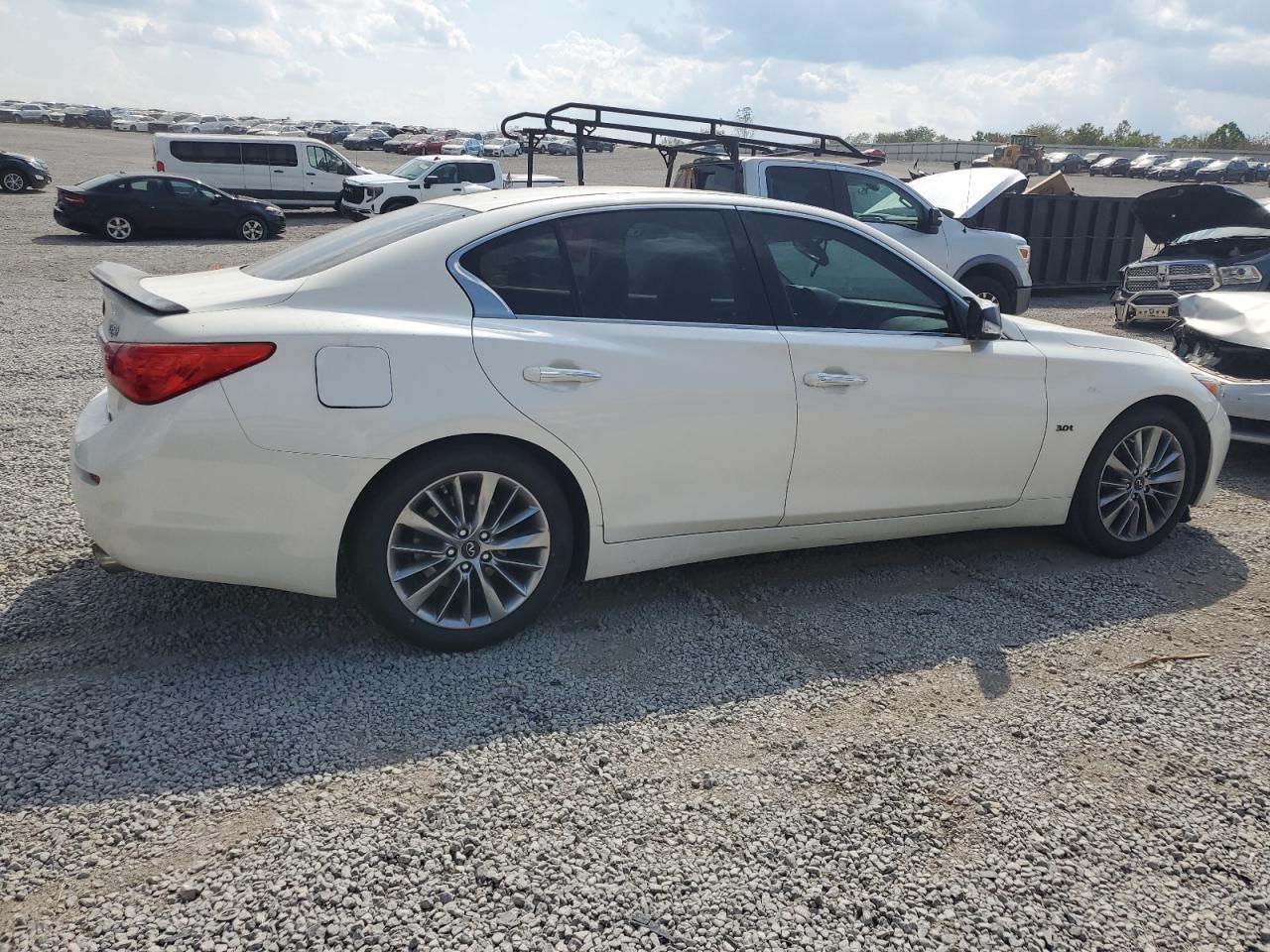 2016 INFINITI Q50
