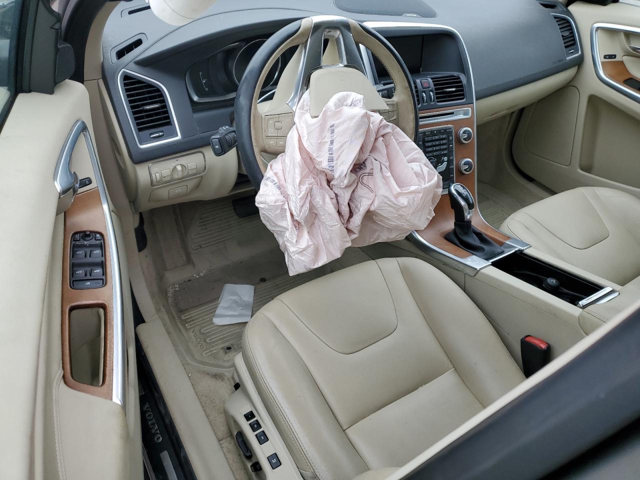 2016 VOLVO XC60