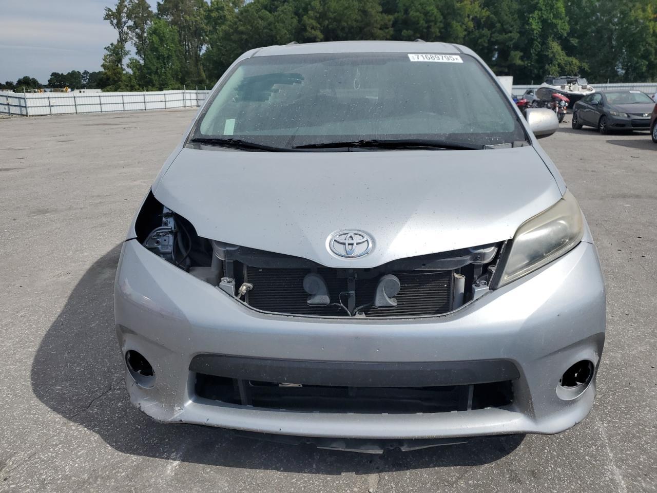 2016 TOYOTA SIENNA