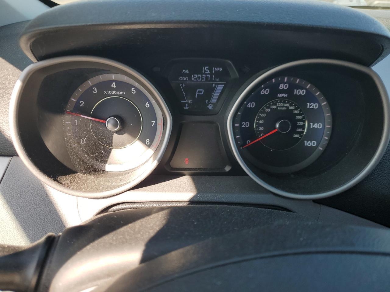 2013 HYUNDAI ELANTRA