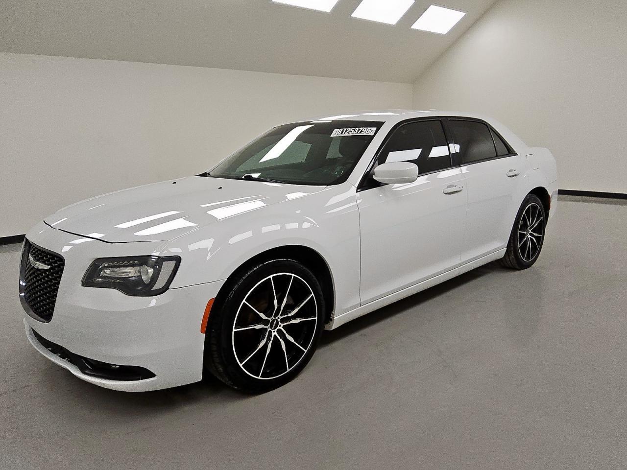 2019 CHRYSLER 300