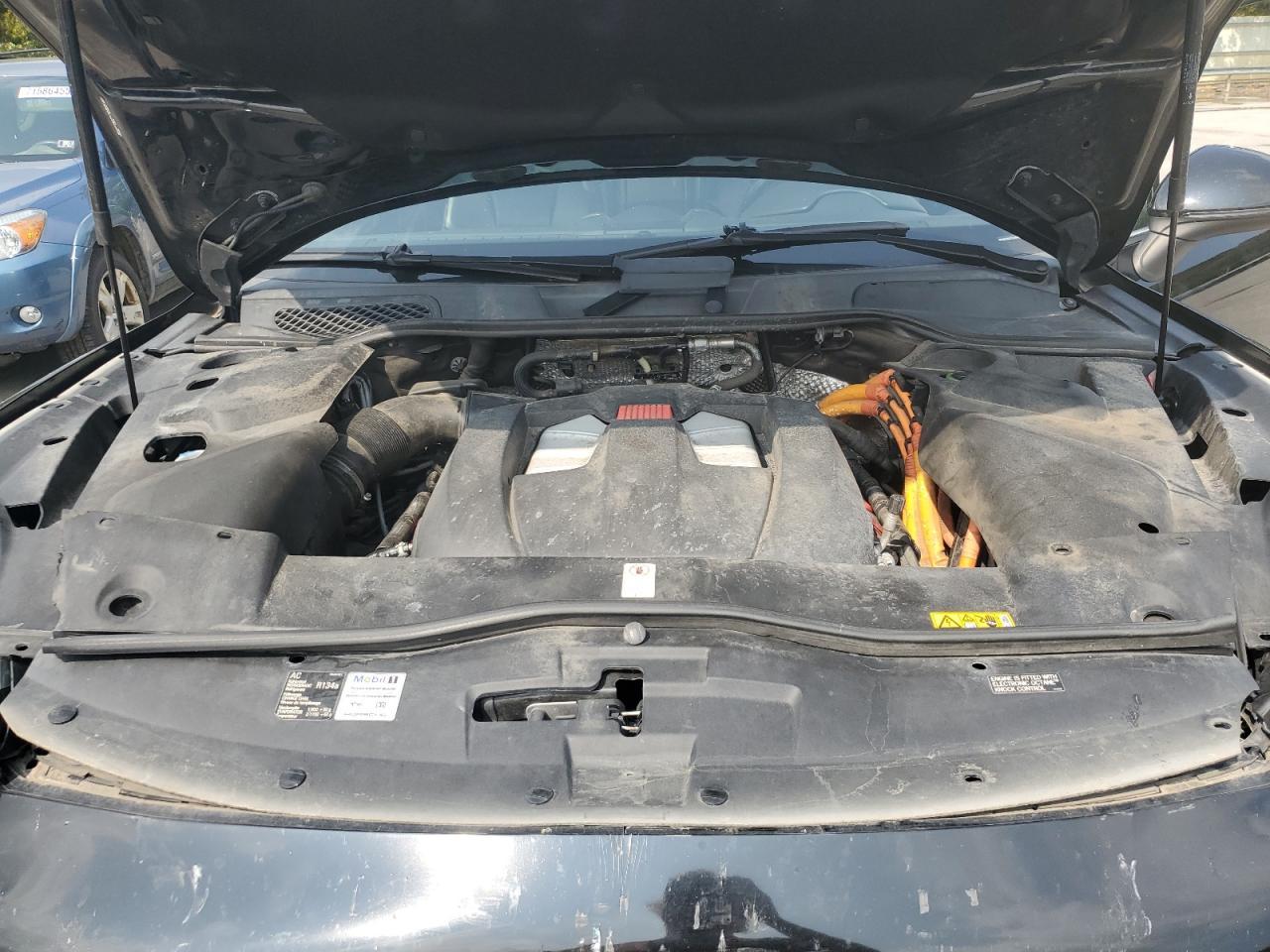 2015 PORSCHE CAYENNE
