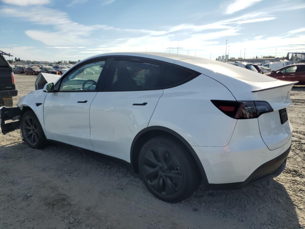 2025 TESLA MODEL Y