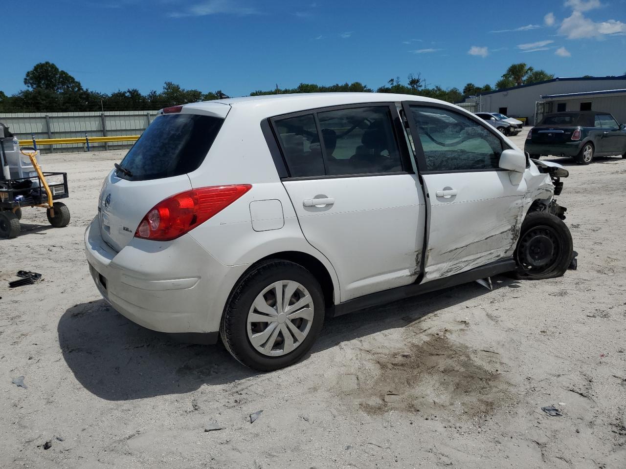 2012 NISSAN VERSA