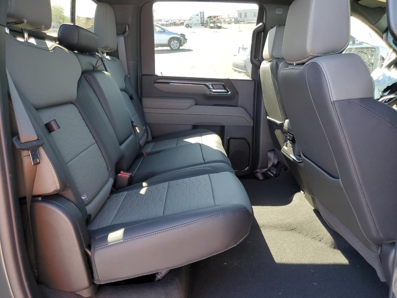 2025 CHEVROLET Silverado