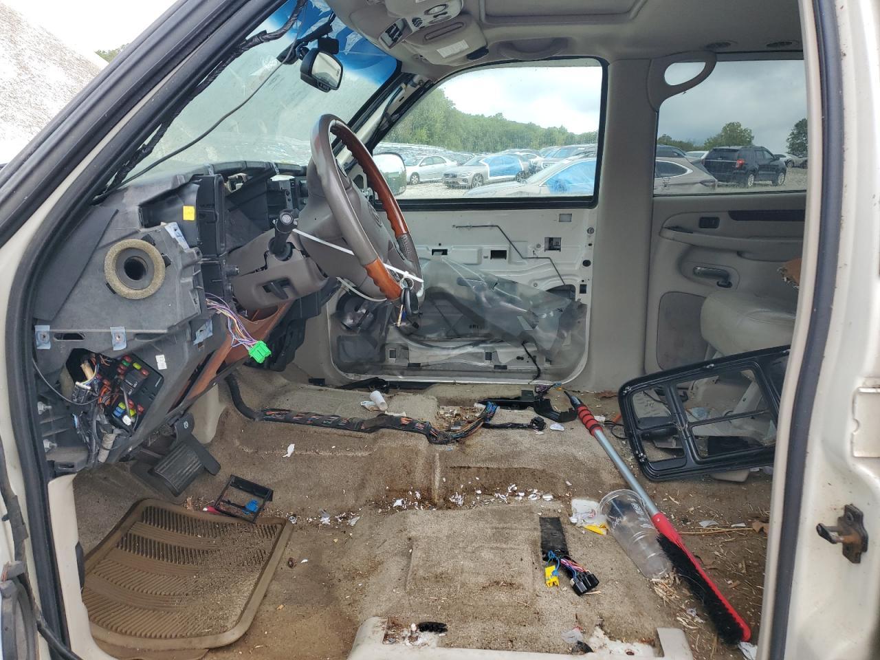 2003 CADILLAC ESCALADE