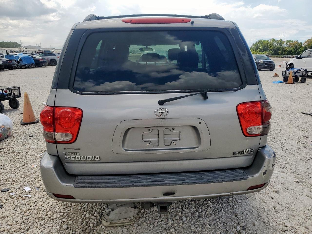 2005 TOYOTA Sequoia