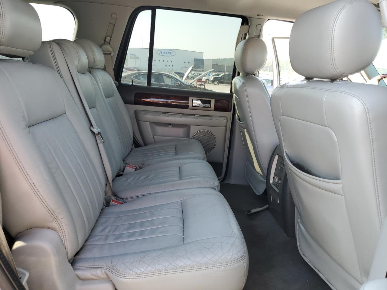 2004 LINCOLN Navigator