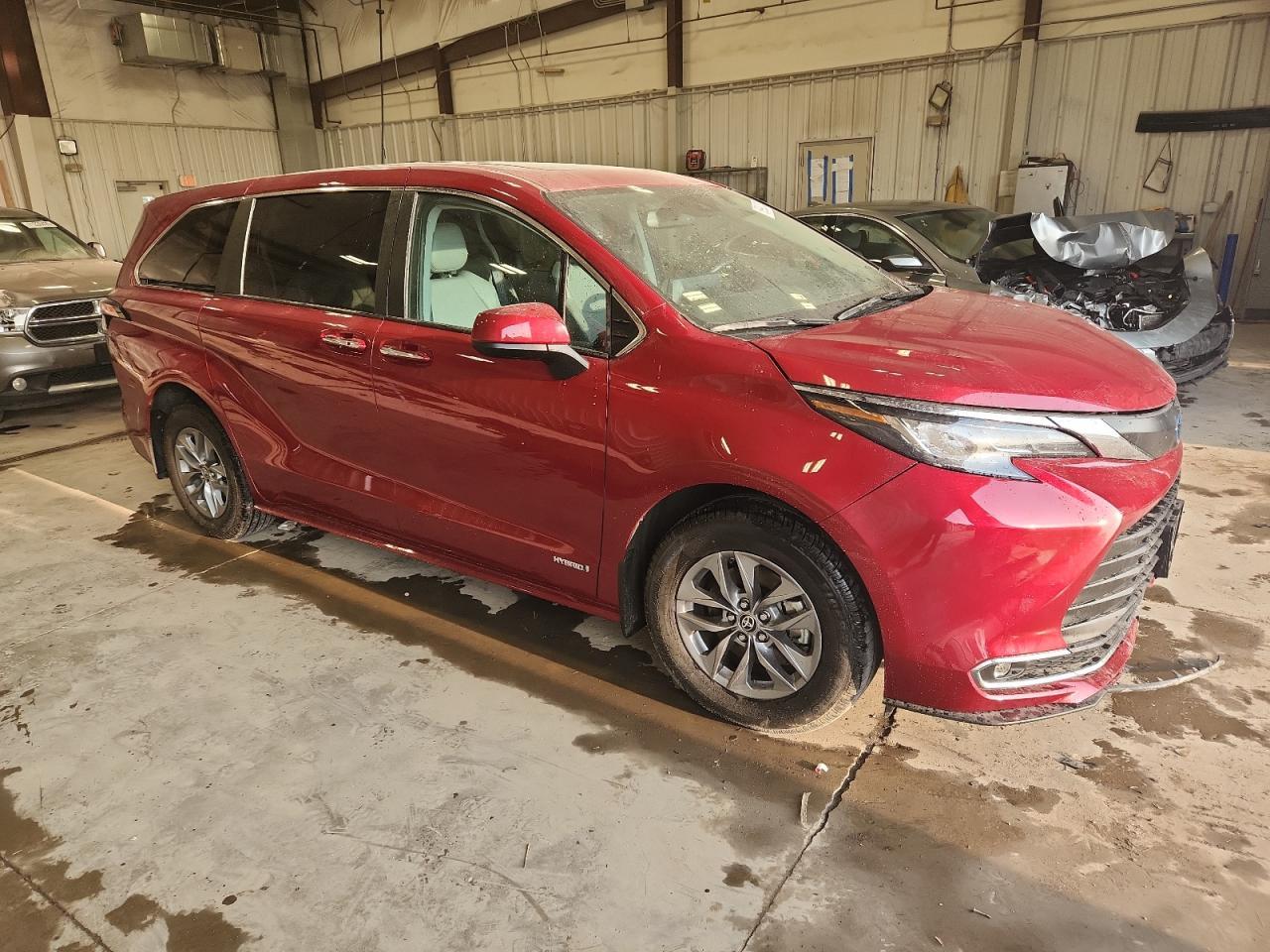 2021 TOYOTA SIENNA