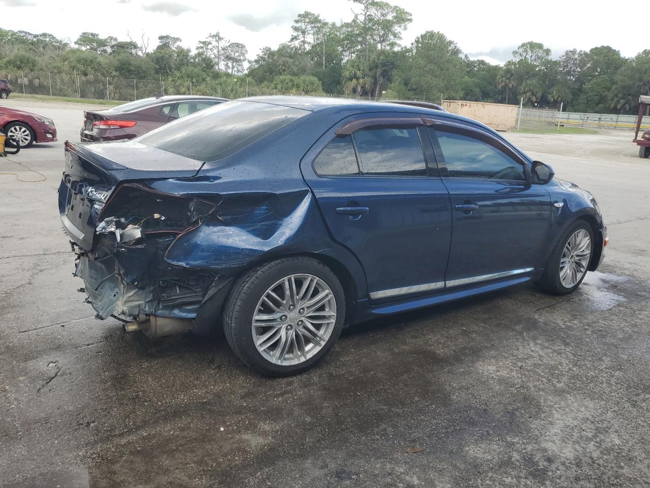 2011 SUZUKI Kizashi