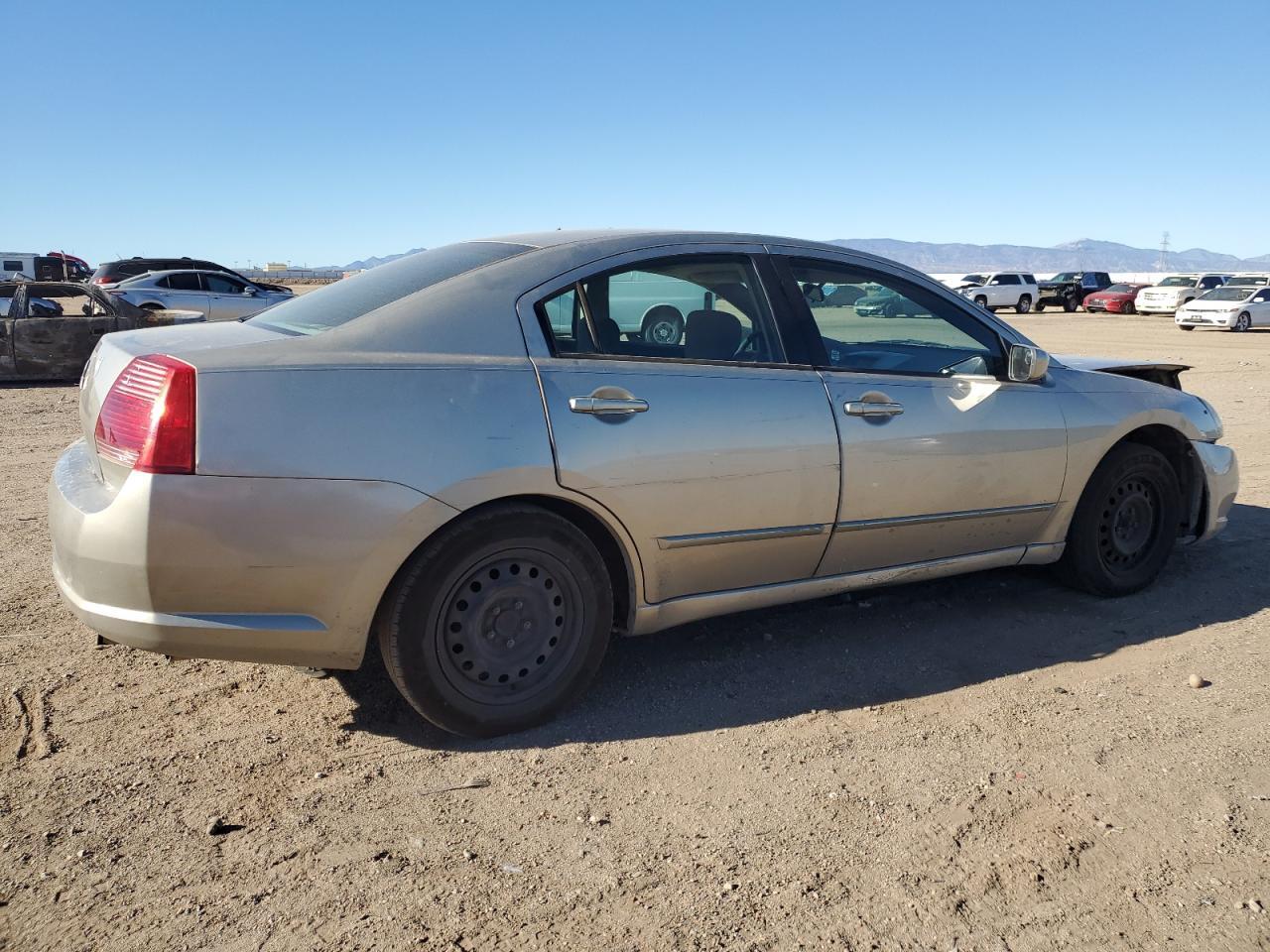 2004 MITSUBISHI Galant