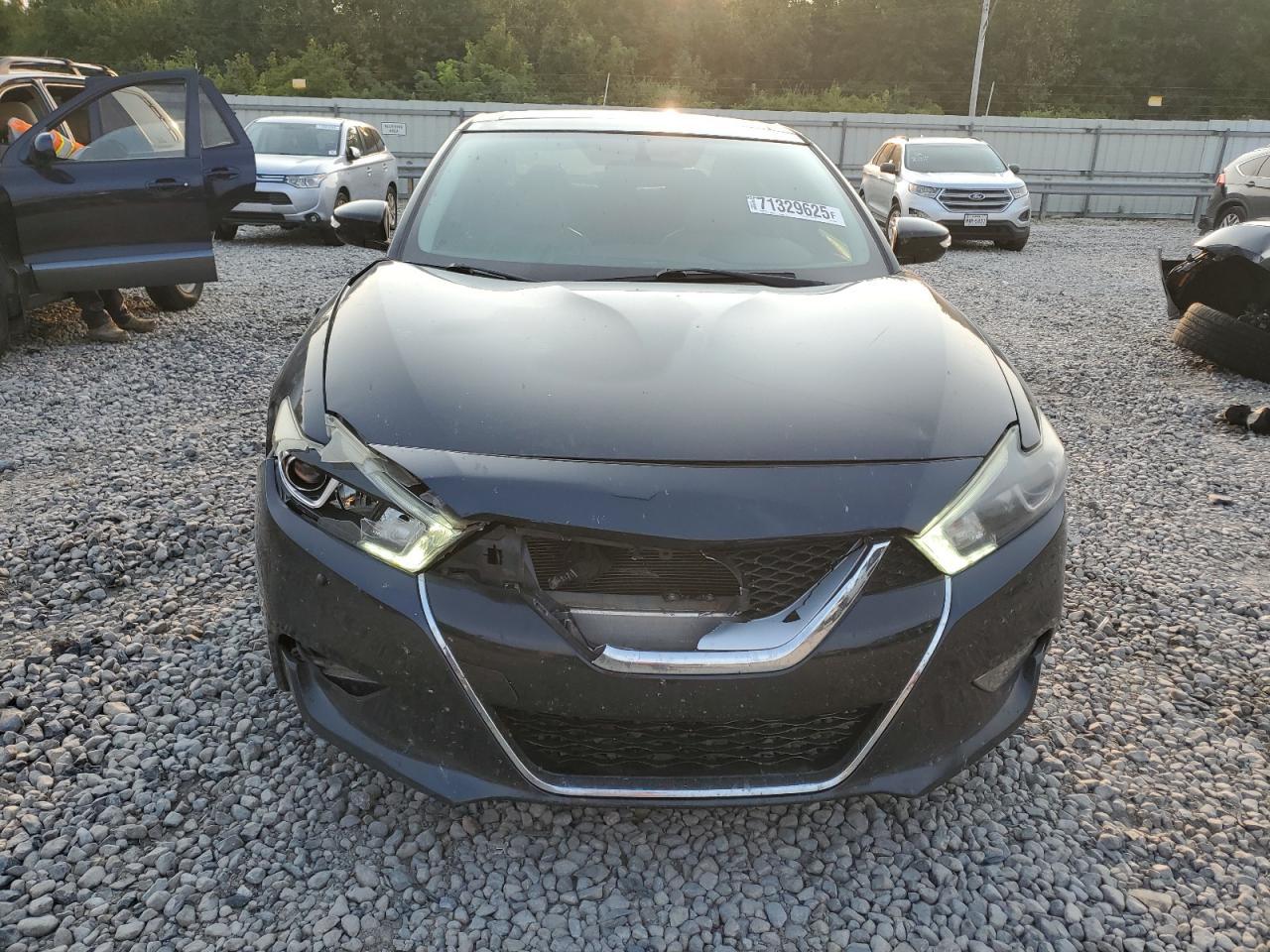 2017 NISSAN Maxima