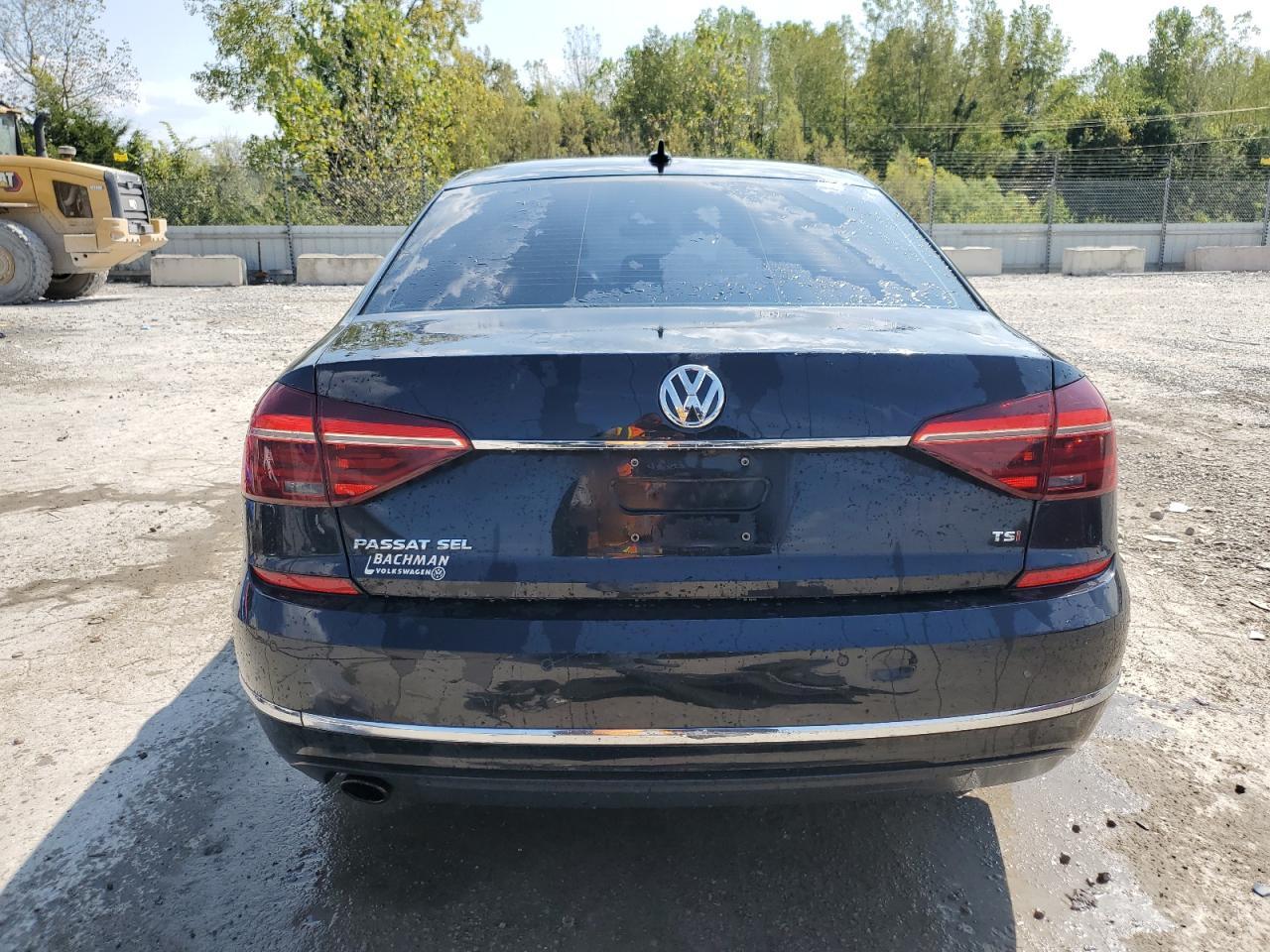 2017 VOLKSWAGEN Passat