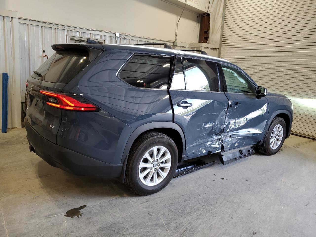 2024 TOYOTA HIGHLANDER