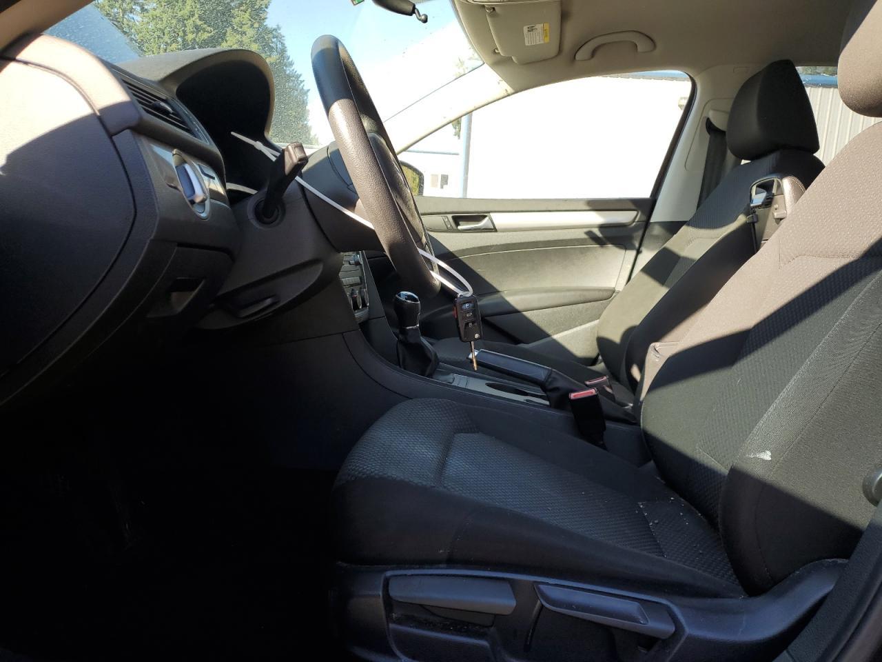 2015 VOLKSWAGEN Passat