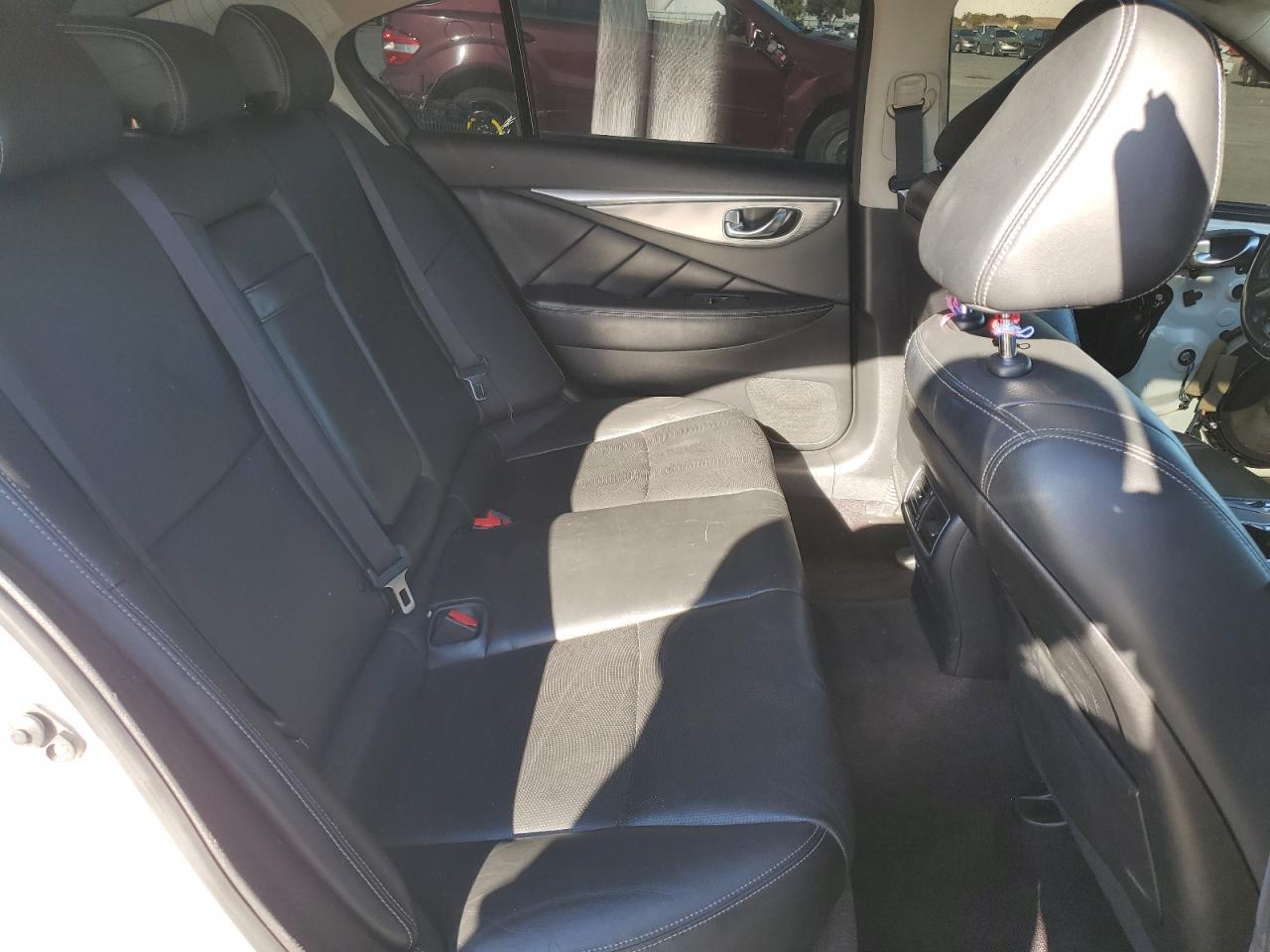 2015 INFINITI Q50