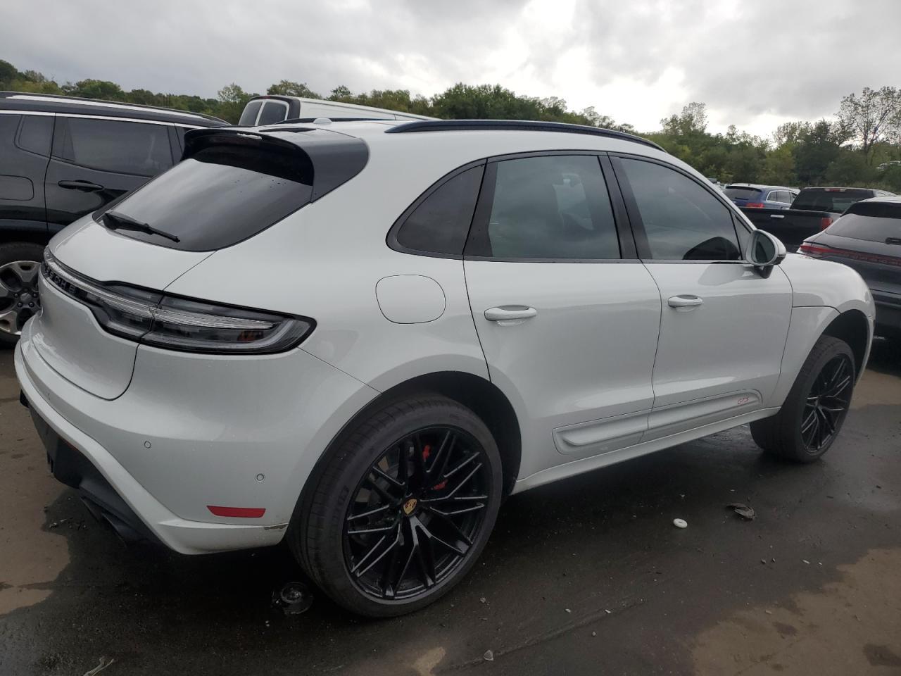 2022 PORSCHE Macan
