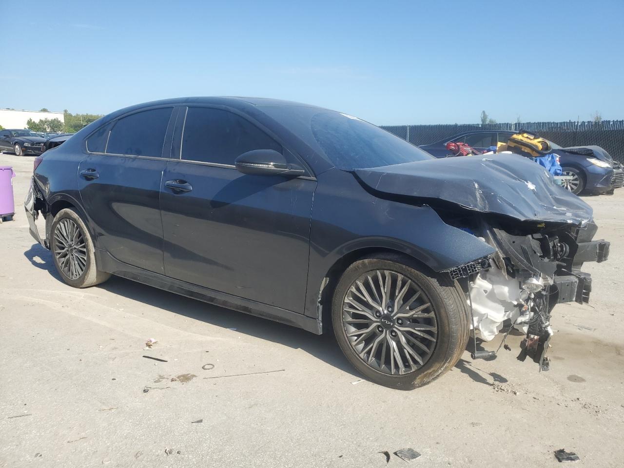 2023 KIA FORTE
