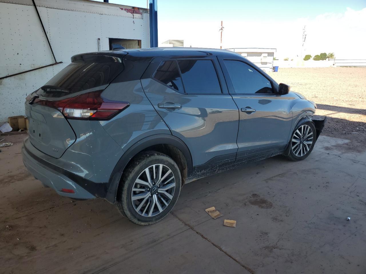 2023 NISSAN KICKS
