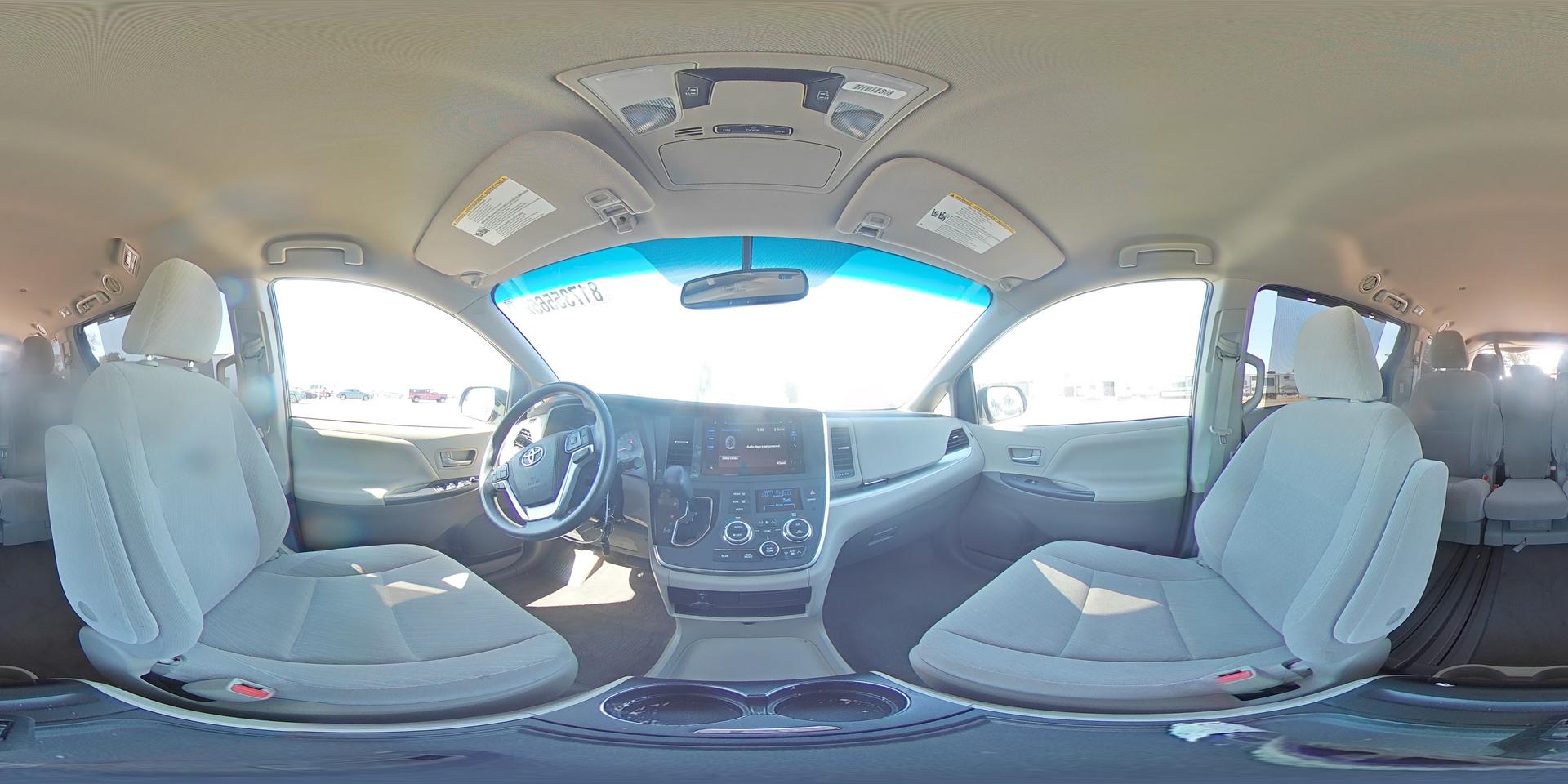 2017 TOYOTA SIENNA